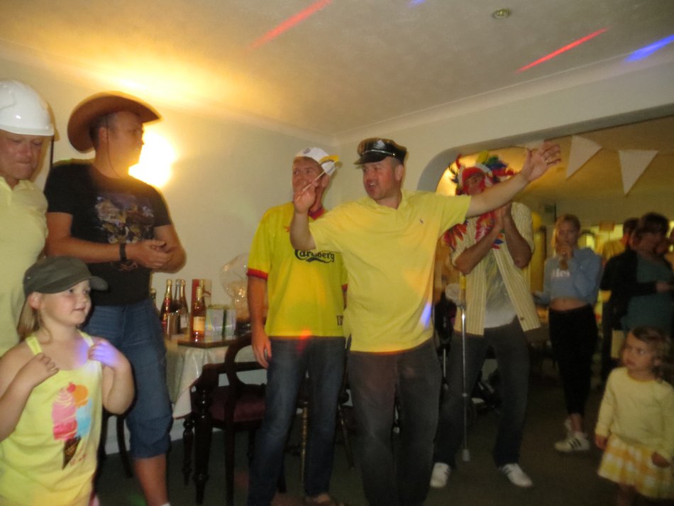 yellow_party_essex_air_ambulance_feering_2016-09-24 19-12-18
